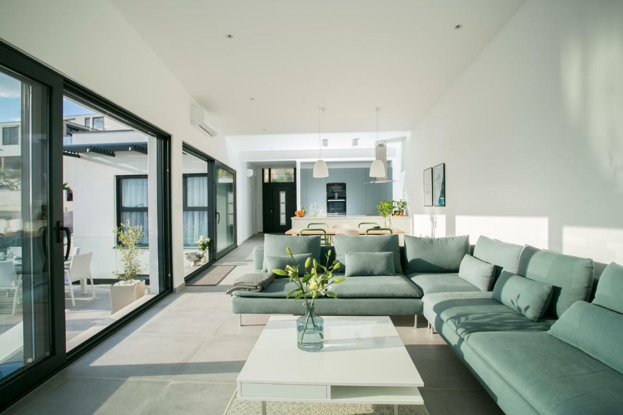 Holiday Home Olive Exclusive - 8 People, Heated Pool, Okrug Gornji, Sea View Trogir Luaran gambar