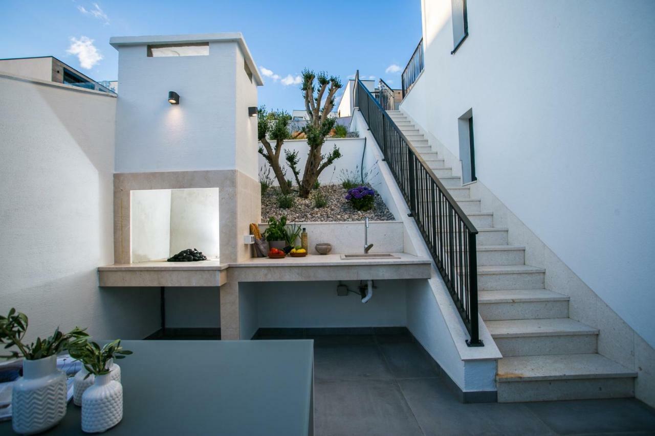 Holiday Home Olive Exclusive - 8 People, Heated Pool, Okrug Gornji, Sea View Trogir Luaran gambar