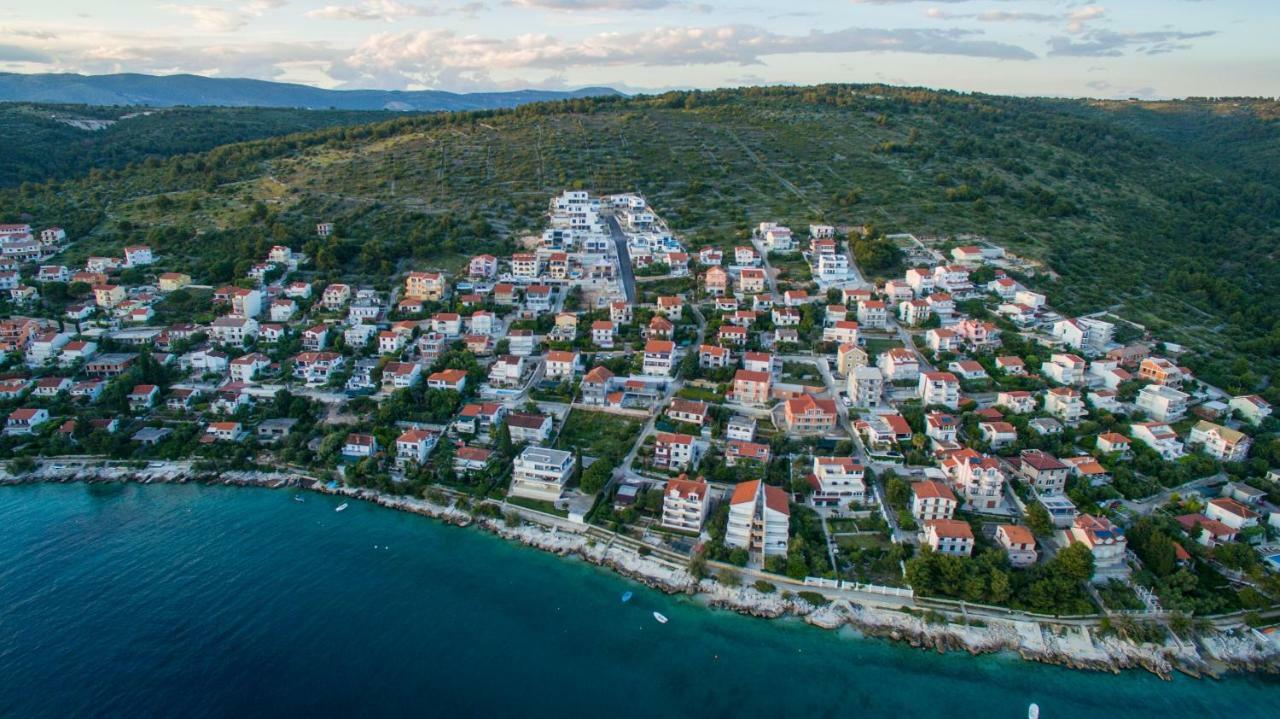 Holiday Home Olive Exclusive - 8 People, Heated Pool, Okrug Gornji, Sea View Trogir Luaran gambar